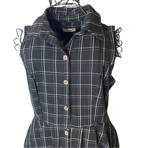 Black Plaid Sleeveless Dress - Picture 3 of 11